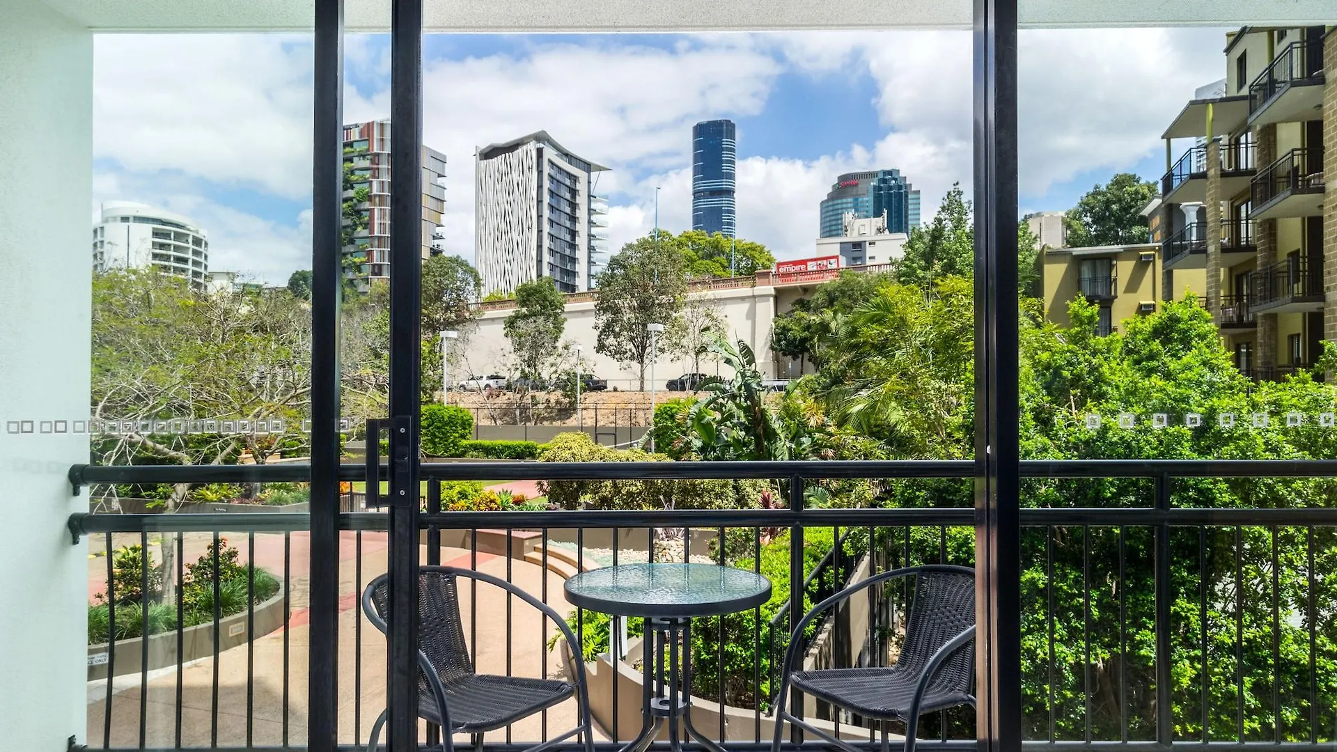 The Docks On Goodwin Aparthotel Brisbane