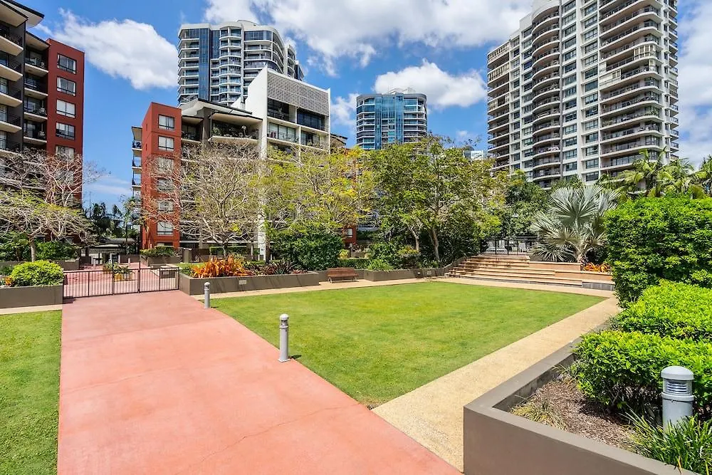 ****  The Docks On Goodwin Aparthotel Brisbane Australia