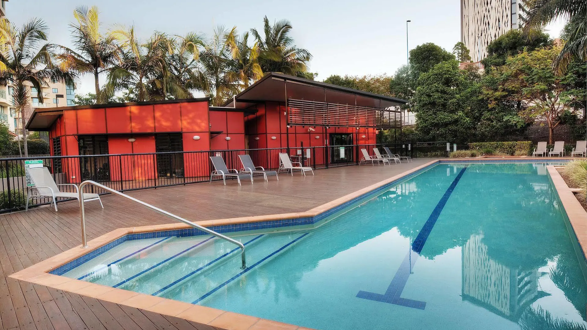 ****  The Docks On Goodwin Aparthotel Brisbane Australia